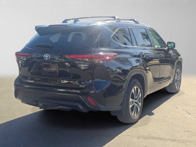 2025 Toyota Highlander Hybrid XLE