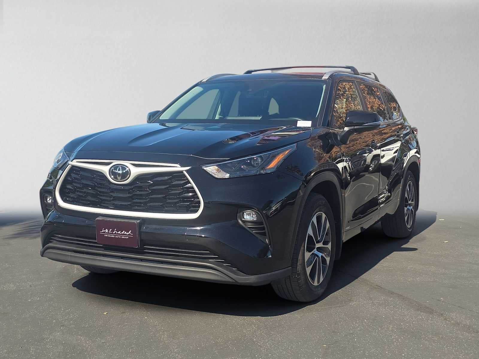 2025 Toyota Highlander Hybrid XLE