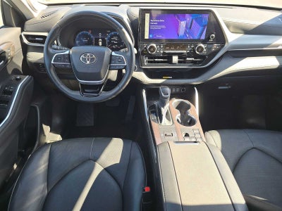 2023 Toyota Highlander Platinum