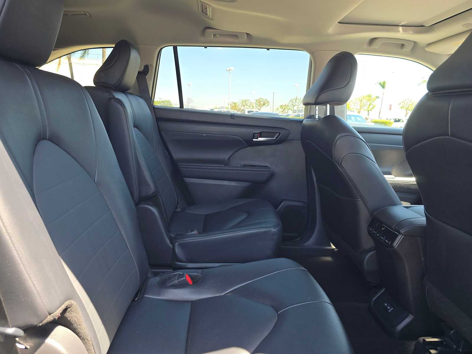 2025 Toyota Highlander XLE