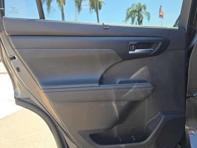 2025 Toyota Highlander XLE