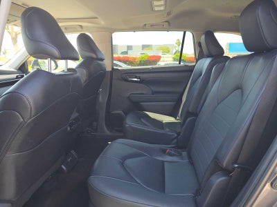 2025 Toyota Highlander XLE