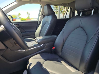 2025 Toyota Highlander XLE
