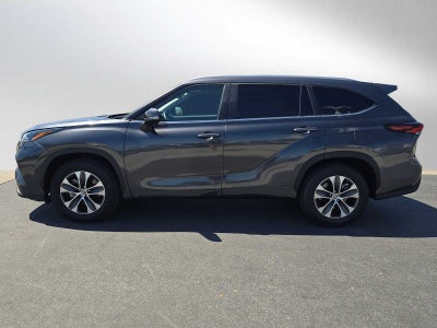 2025 Toyota Highlander XLE