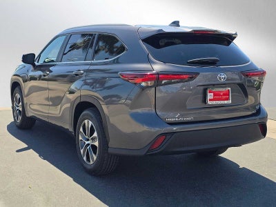 2025 Toyota Highlander XLE