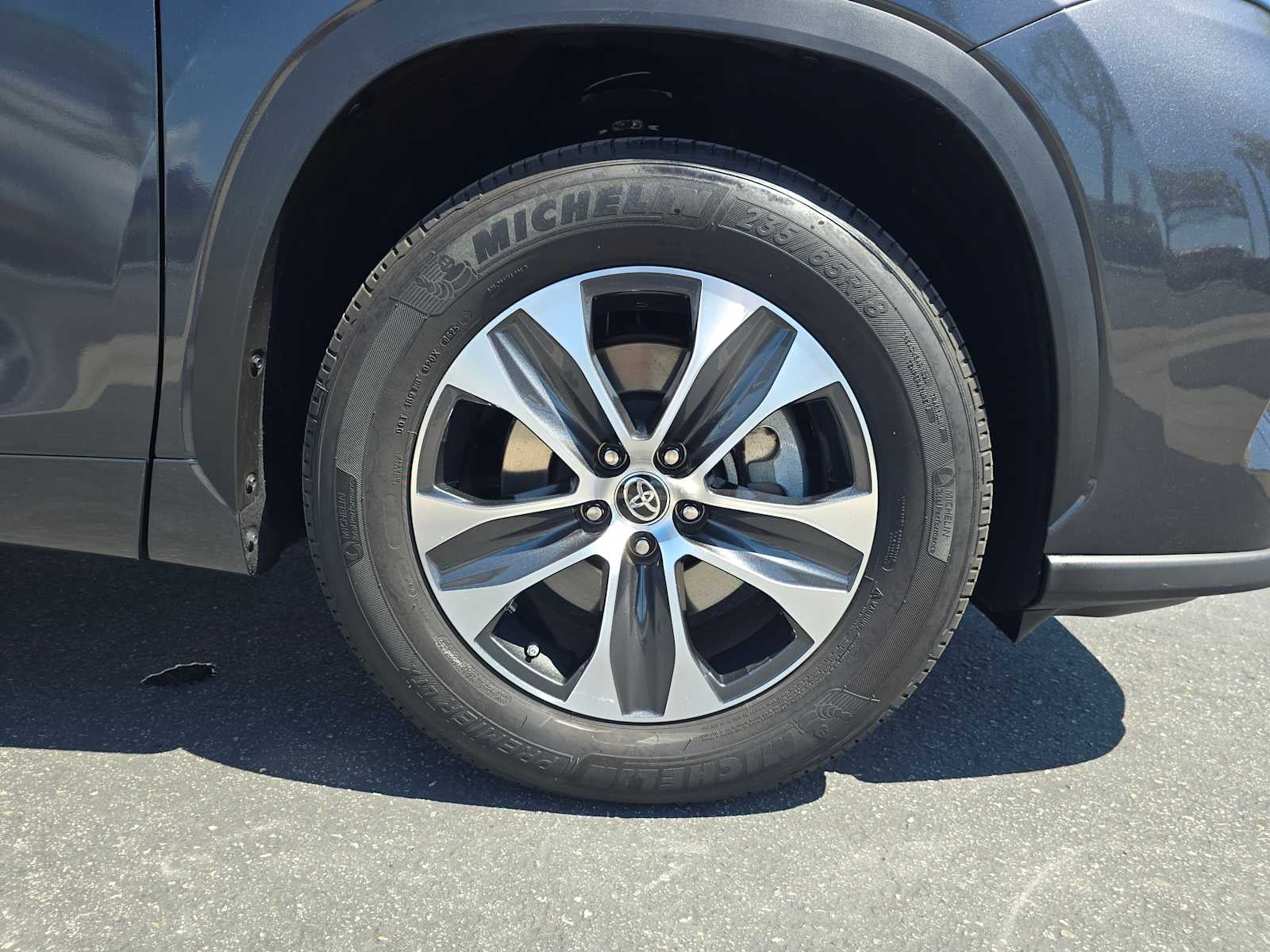 2025 Toyota Highlander XLE
