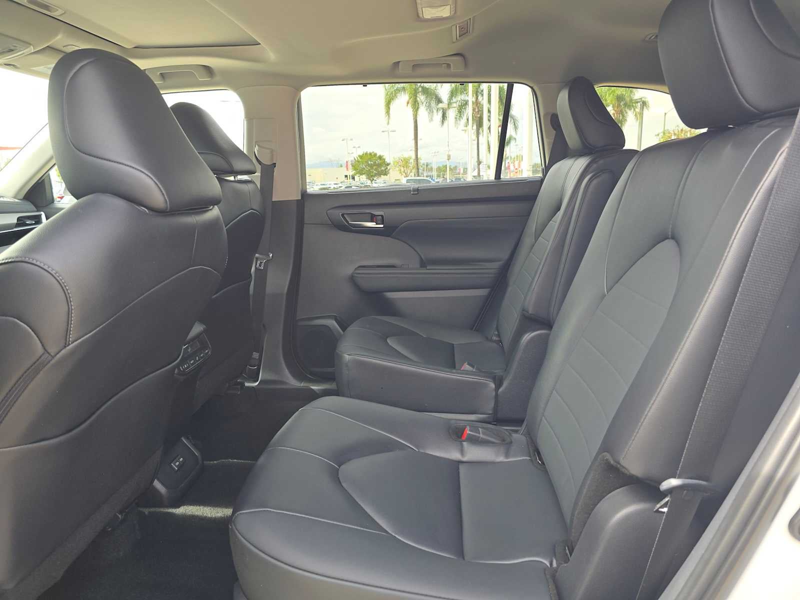 2025 Toyota Highlander XLE