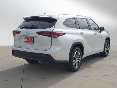 2025 Toyota Highlander XLE