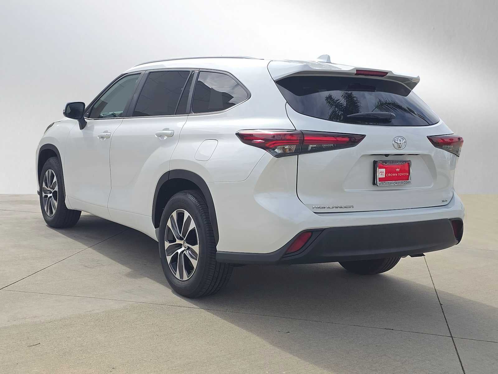 2025 Toyota Highlander XLE