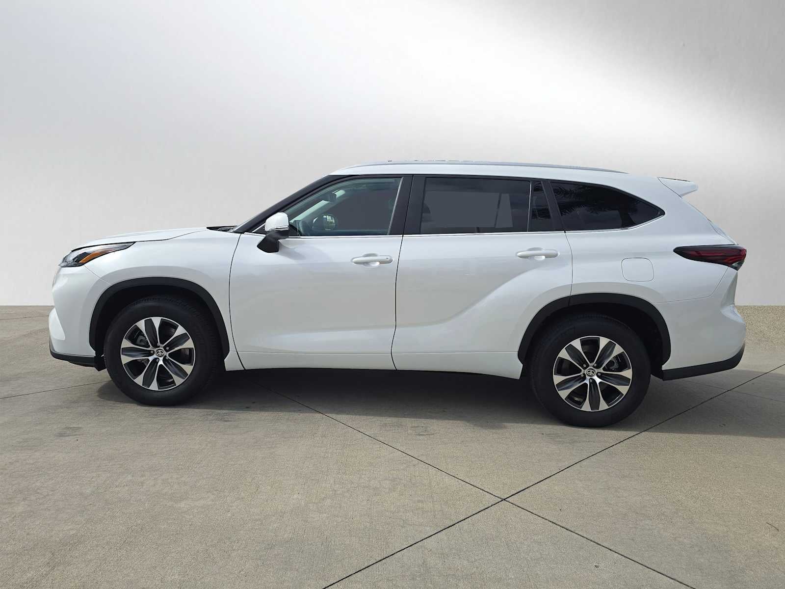 2025 Toyota Highlander XLE