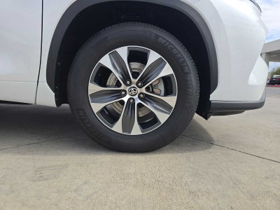 2025 Toyota Highlander XLE