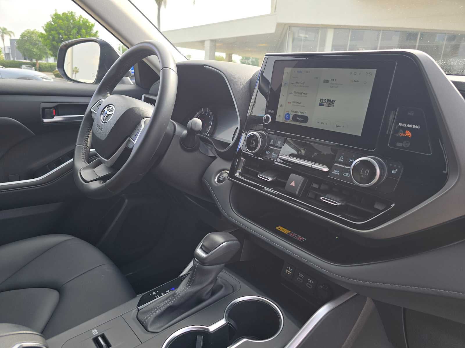 2025 Toyota Highlander XLE