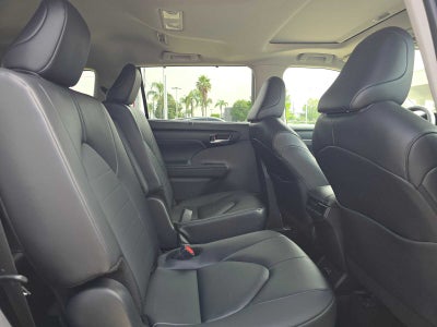 2025 Toyota Highlander XLE
