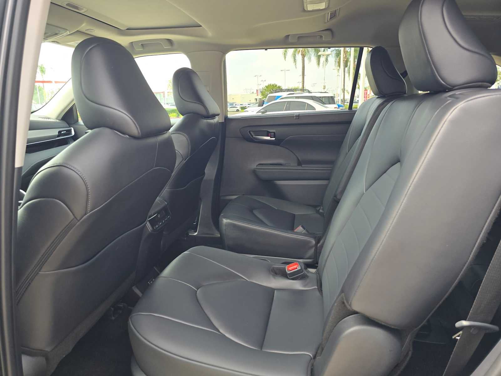 2025 Toyota Highlander XLE