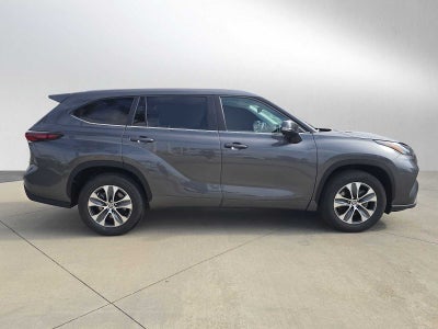 2025 Toyota Highlander XLE
