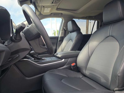 2025 Toyota Highlander XLE
