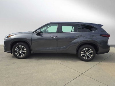 2025 Toyota Highlander XLE