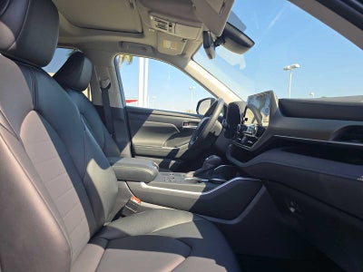 2025 Toyota Highlander XLE