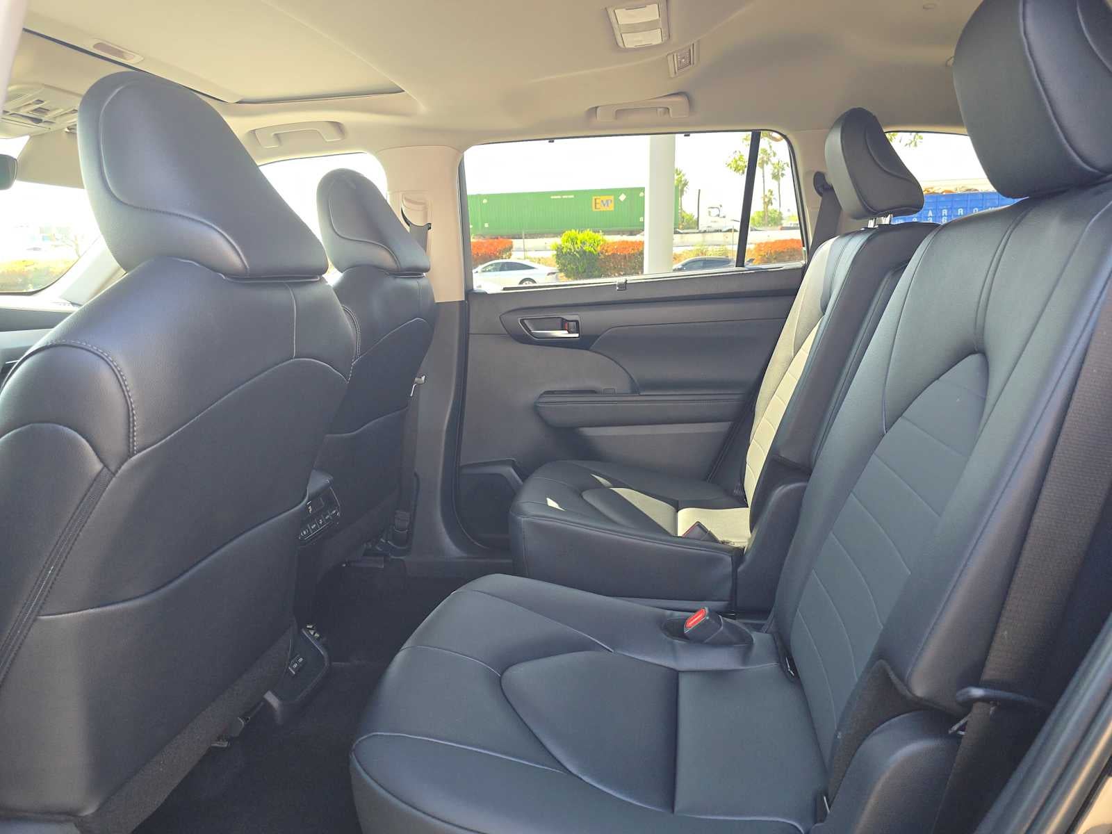 2025 Toyota Highlander XLE