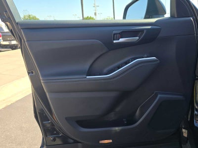 2025 Toyota Highlander XLE