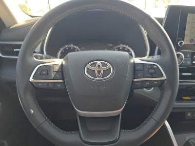 2025 Toyota Highlander XLE