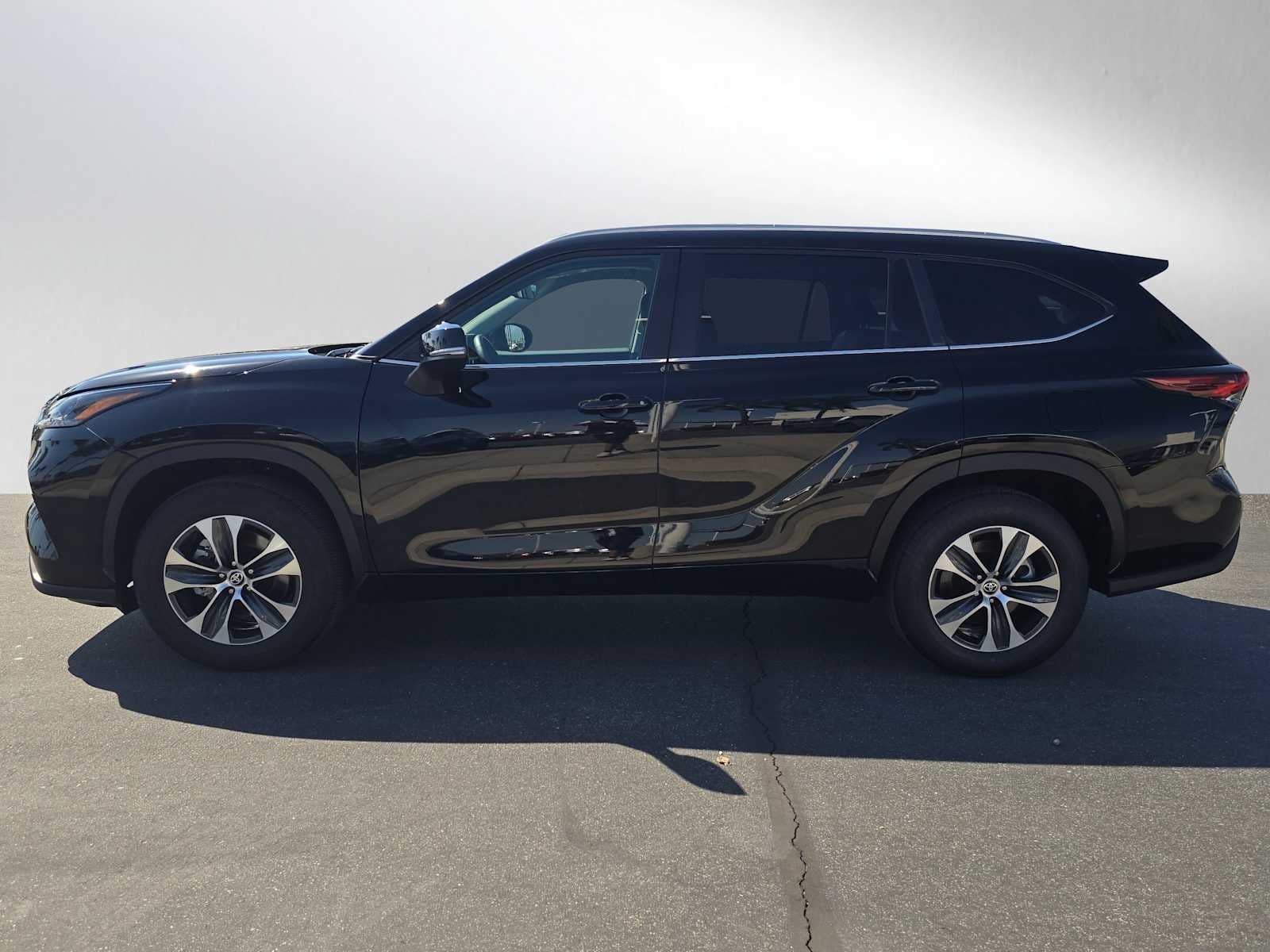 2025 Toyota Highlander XLE