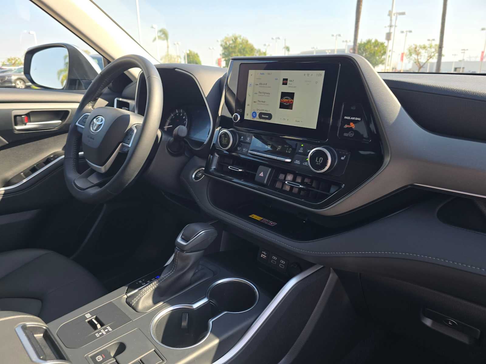 2025 Toyota Highlander XLE