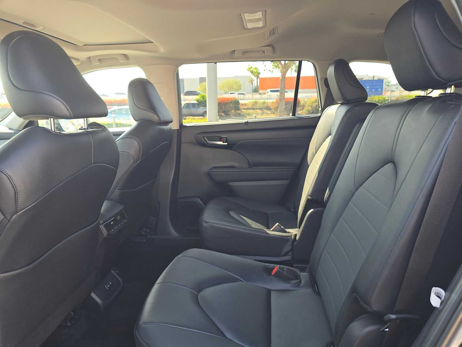 2025 Toyota Highlander XLE