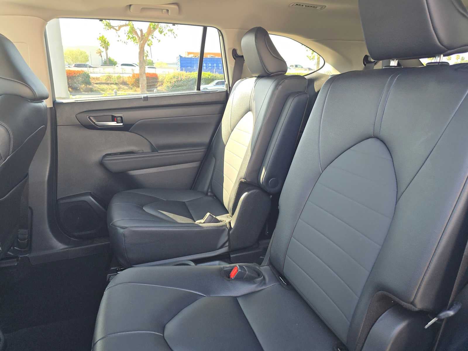 2025 Toyota Highlander XLE