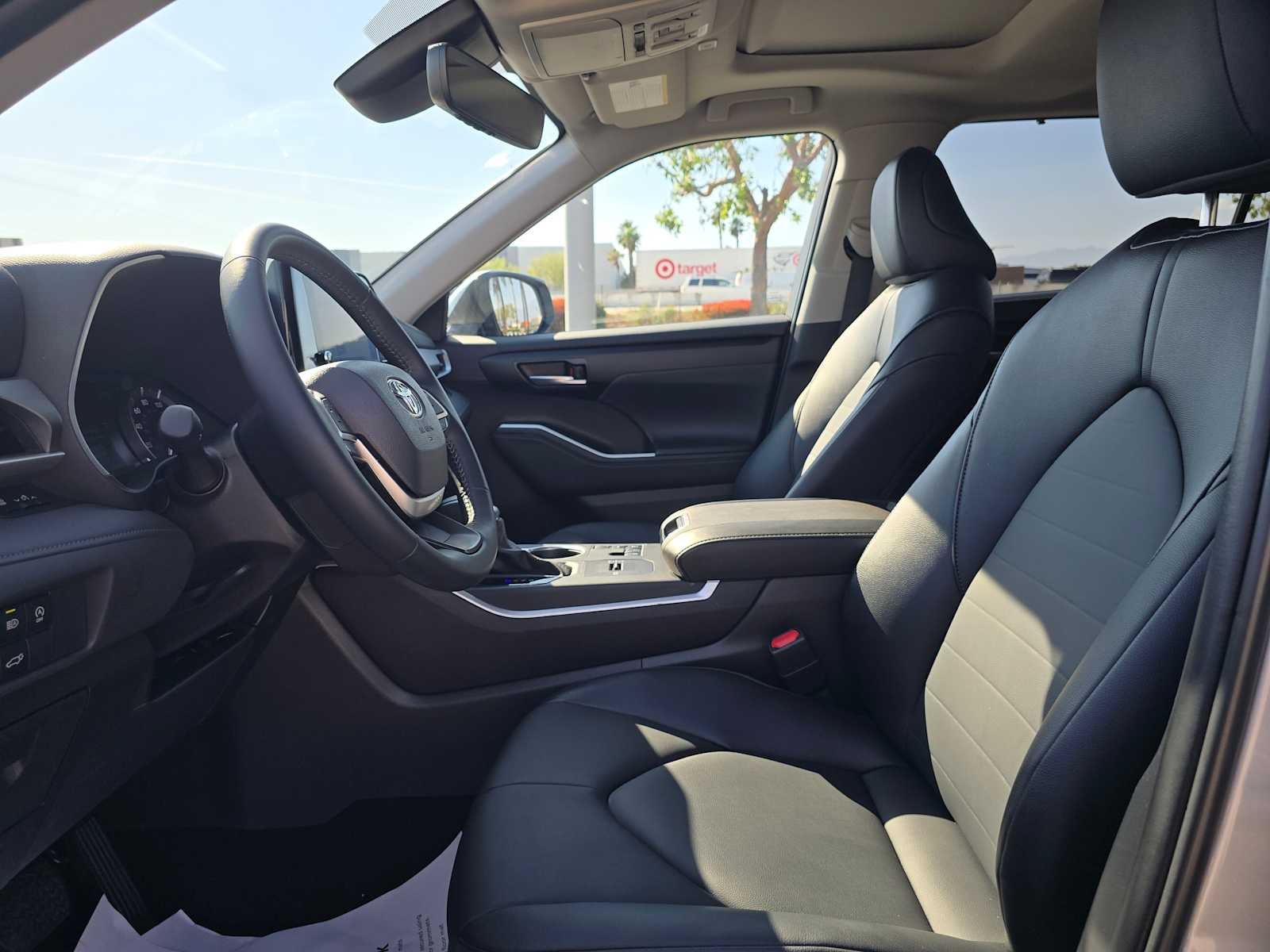 2025 Toyota Highlander XLE