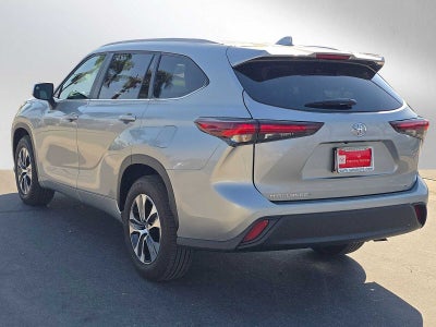 2025 Toyota Highlander XLE