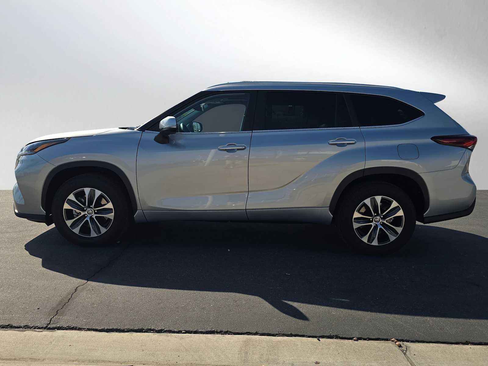 2025 Toyota Highlander XLE