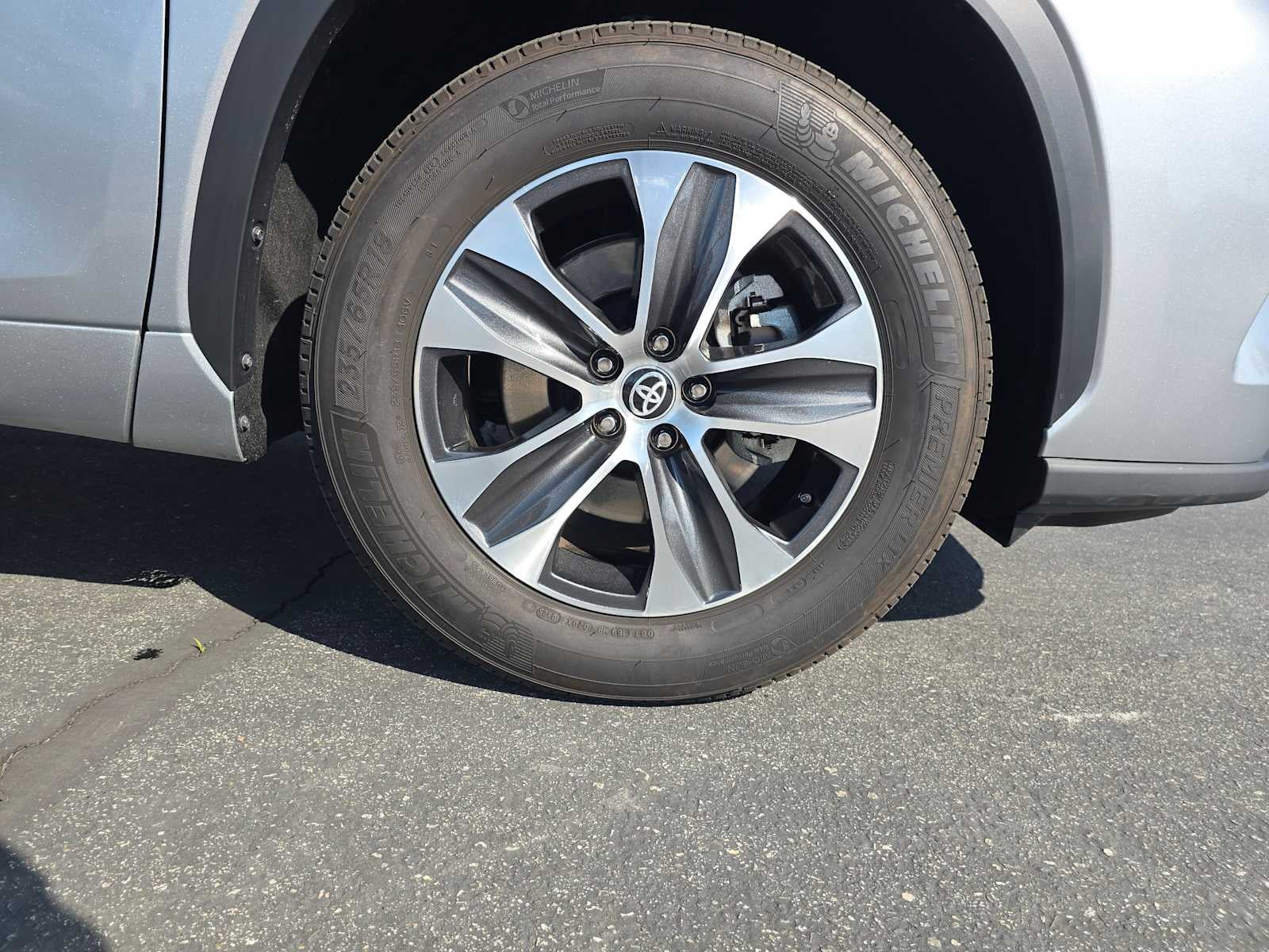 2025 Toyota Highlander XLE