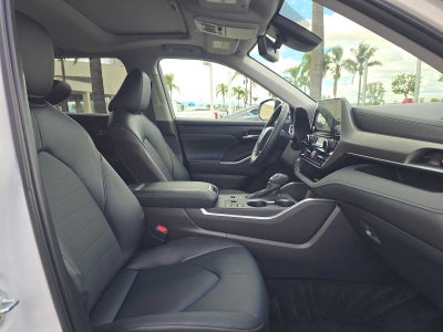 2025 Toyota Highlander XLE