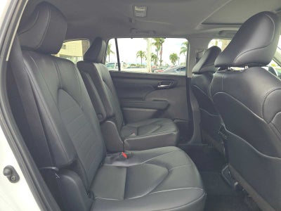 2025 Toyota Highlander XLE
