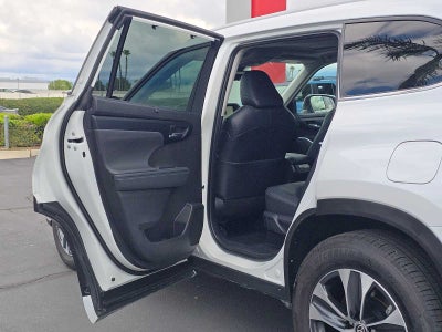 2025 Toyota Highlander XLE