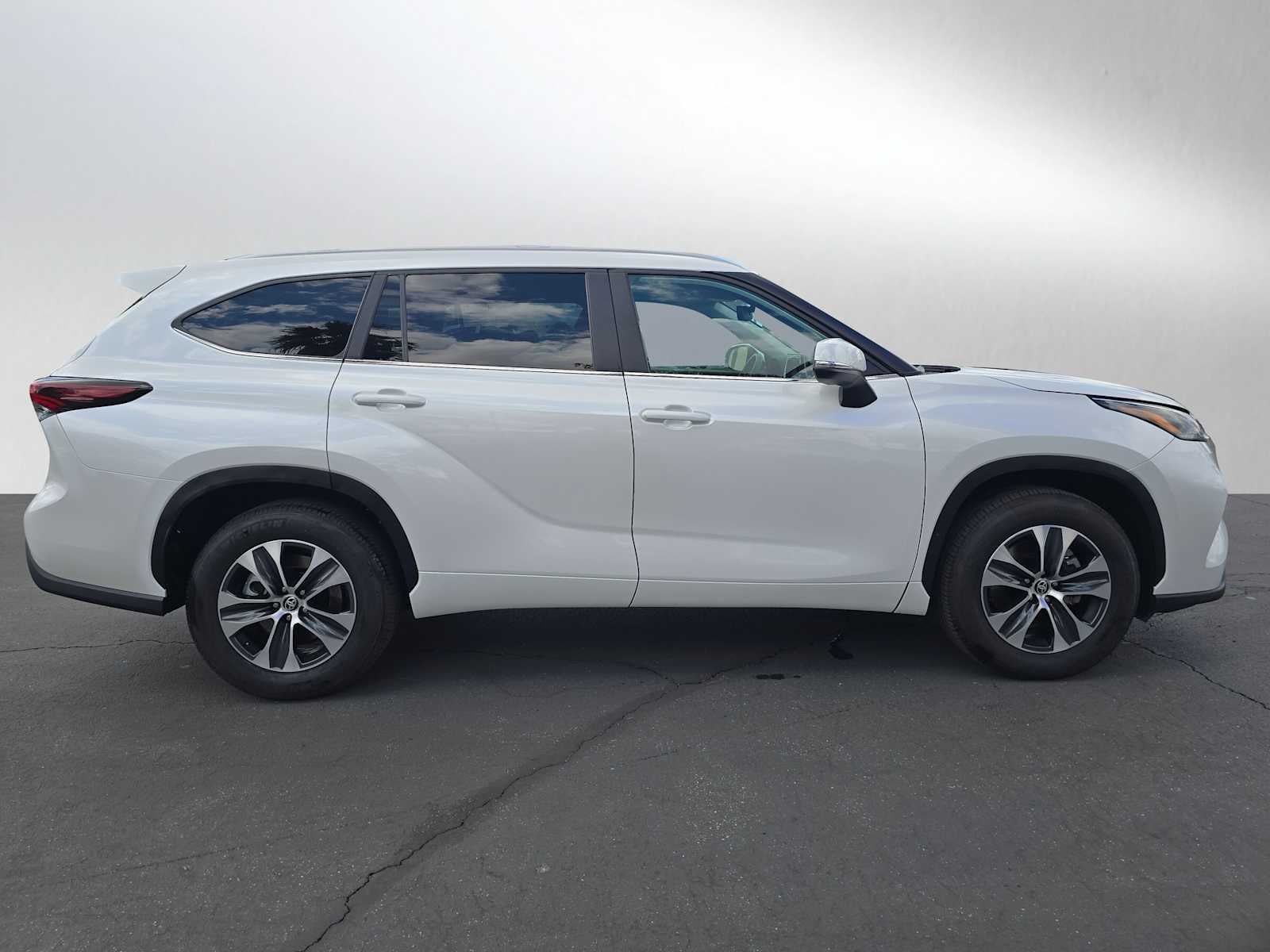 2025 Toyota Highlander XLE