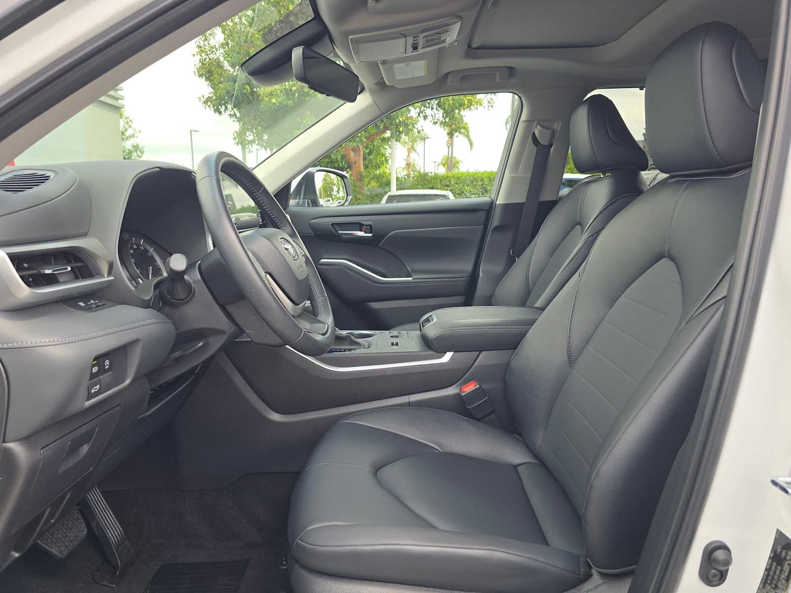 2025 Toyota Highlander XLE