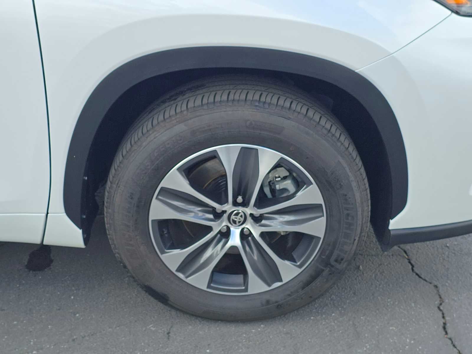 2025 Toyota Highlander XLE