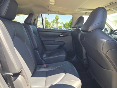 2025 Toyota Highlander XLE