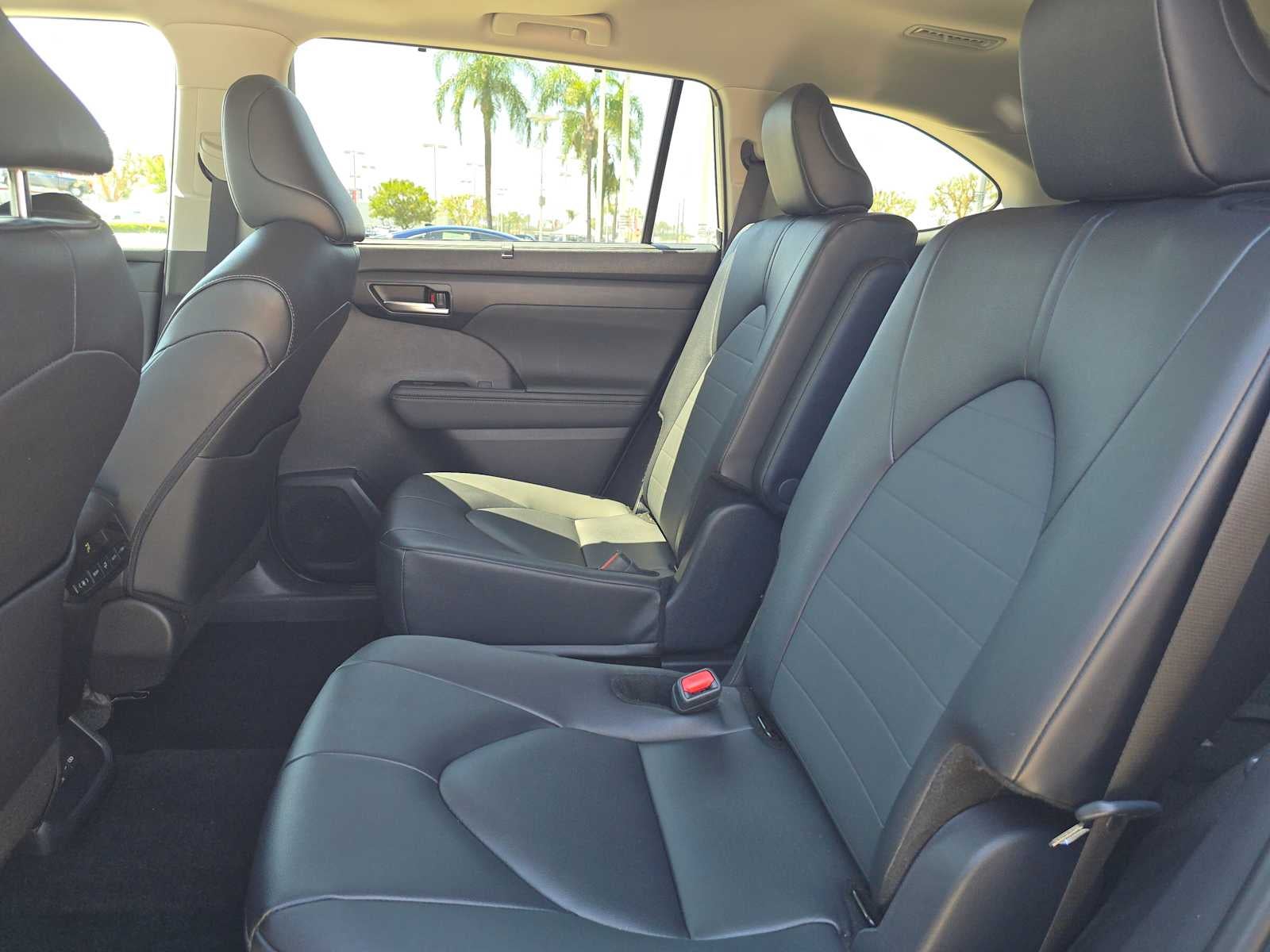 2025 Toyota Highlander XLE