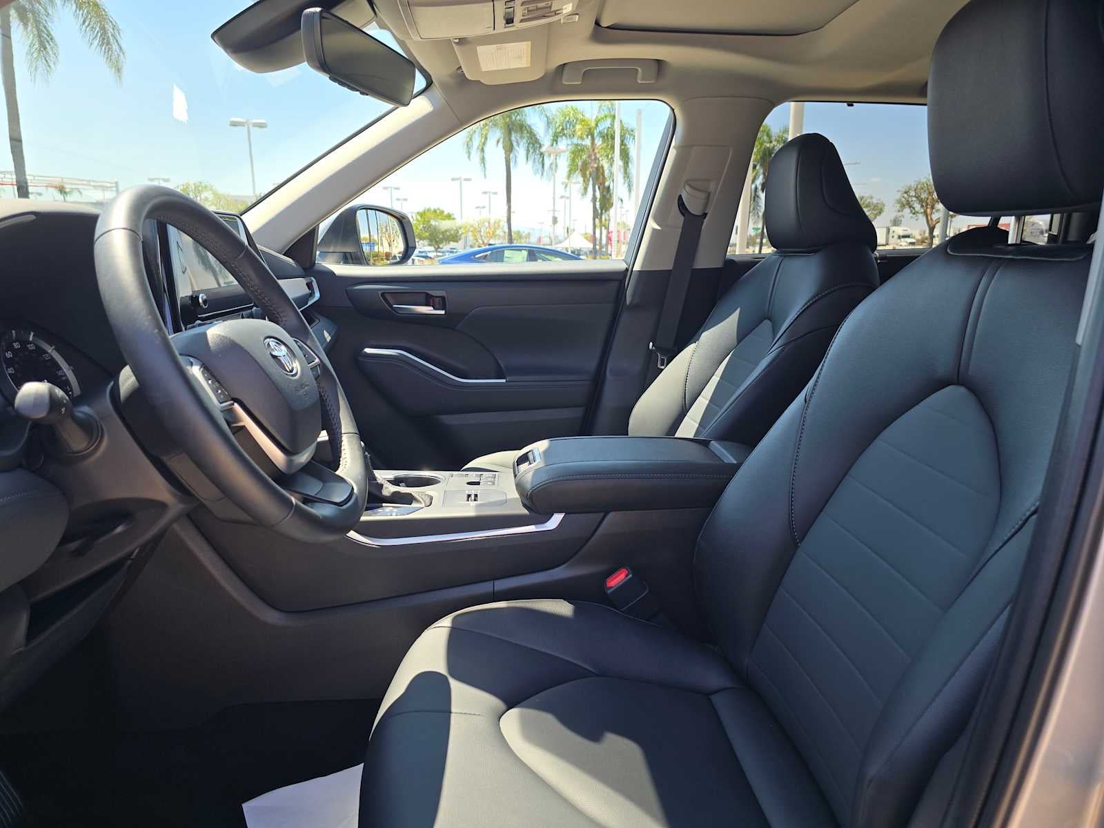 2025 Toyota Highlander XLE