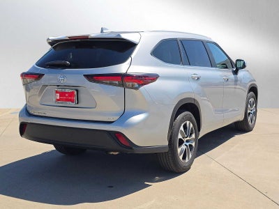 2025 Toyota Highlander XLE