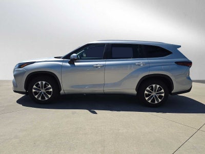 2025 Toyota Highlander XLE