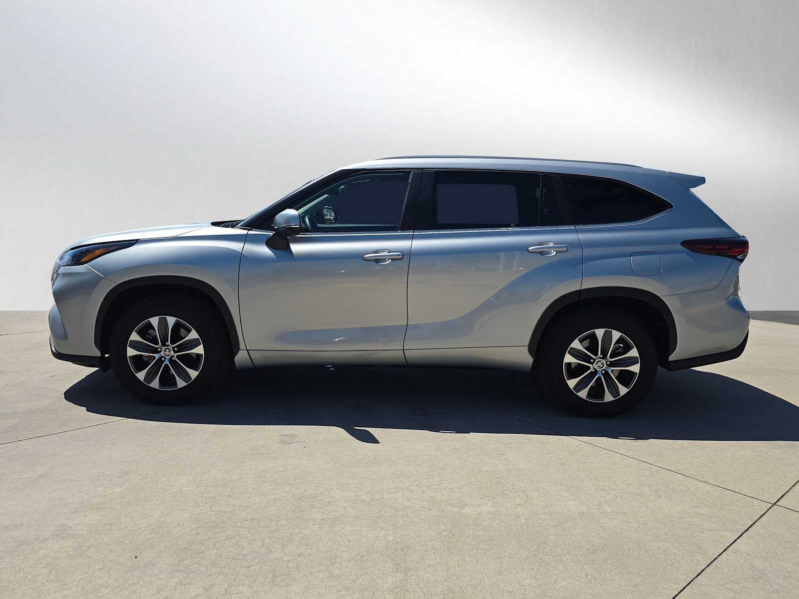 2025 Toyota Highlander XLE