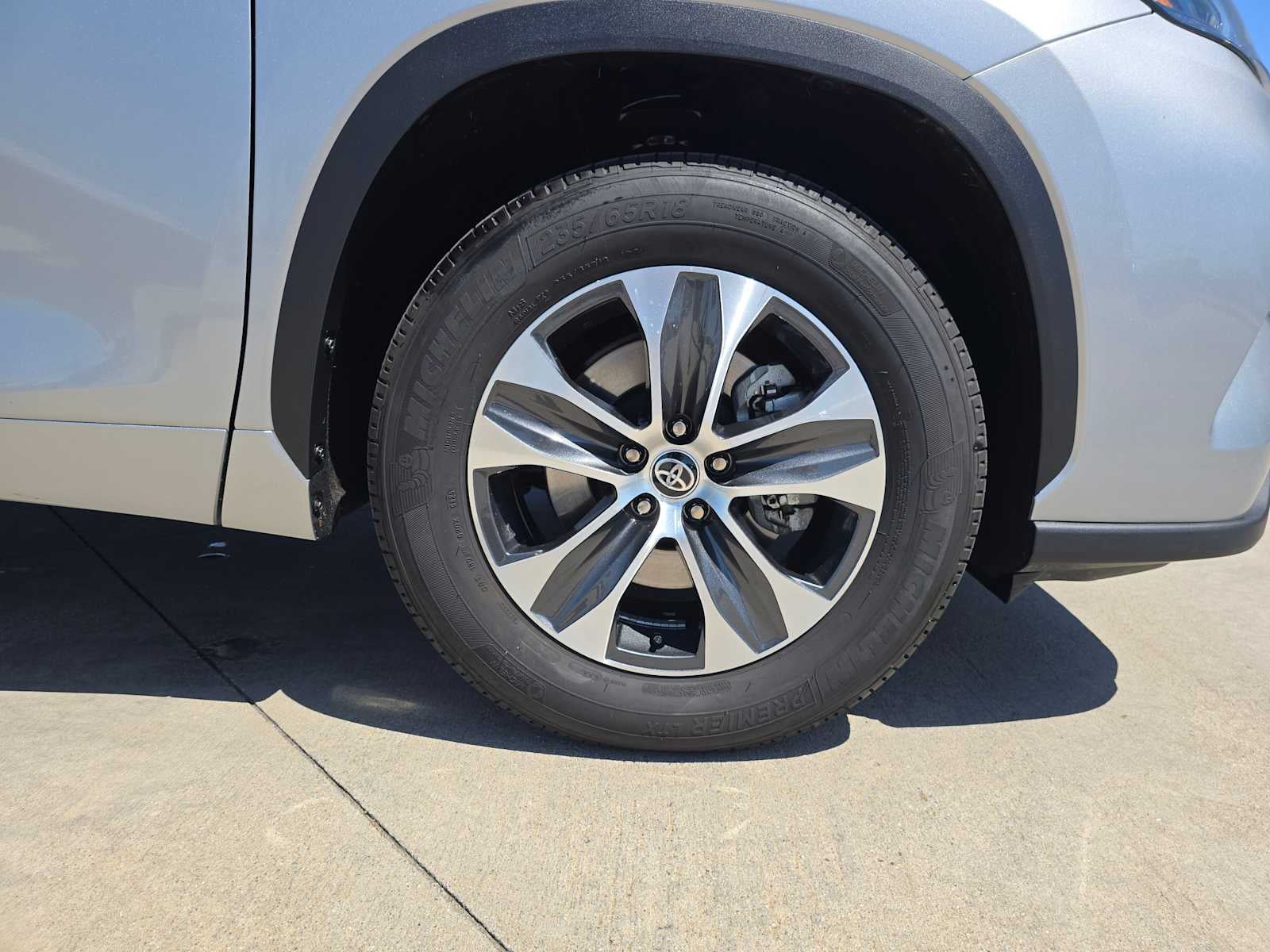 2025 Toyota Highlander XLE