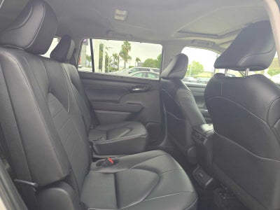 2025 Toyota Highlander XLE
