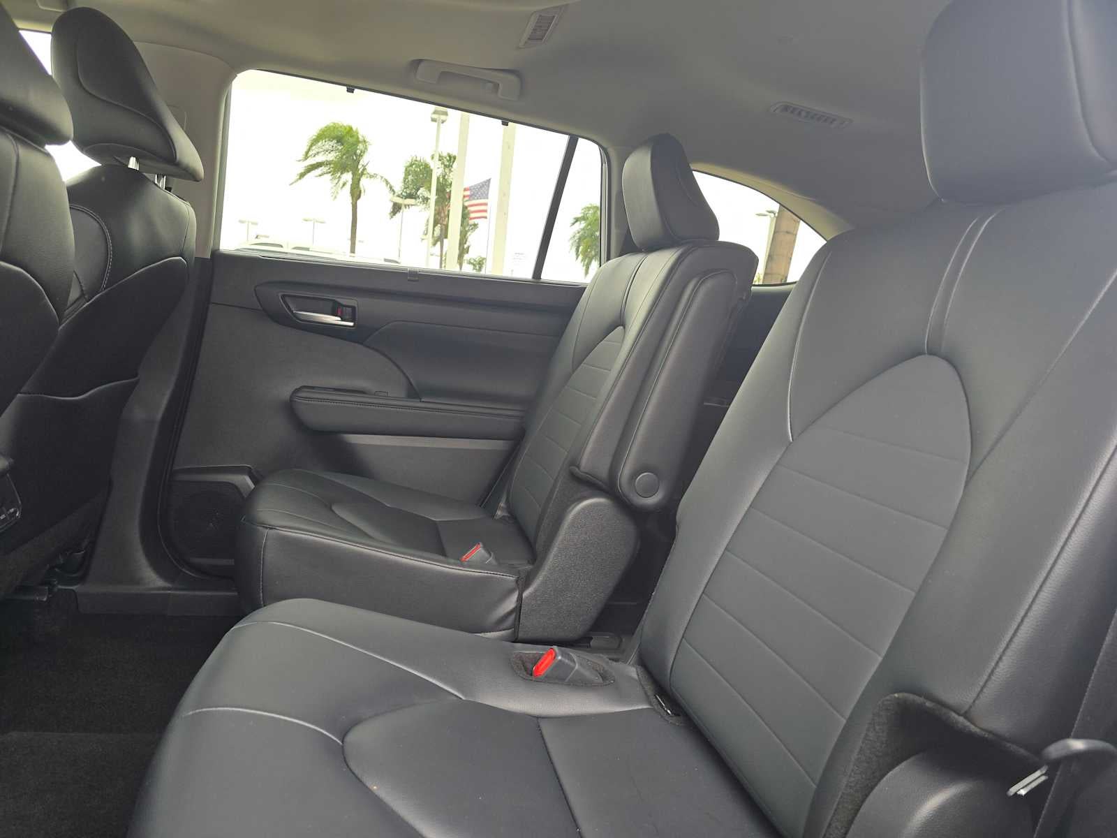 2025 Toyota Highlander XLE