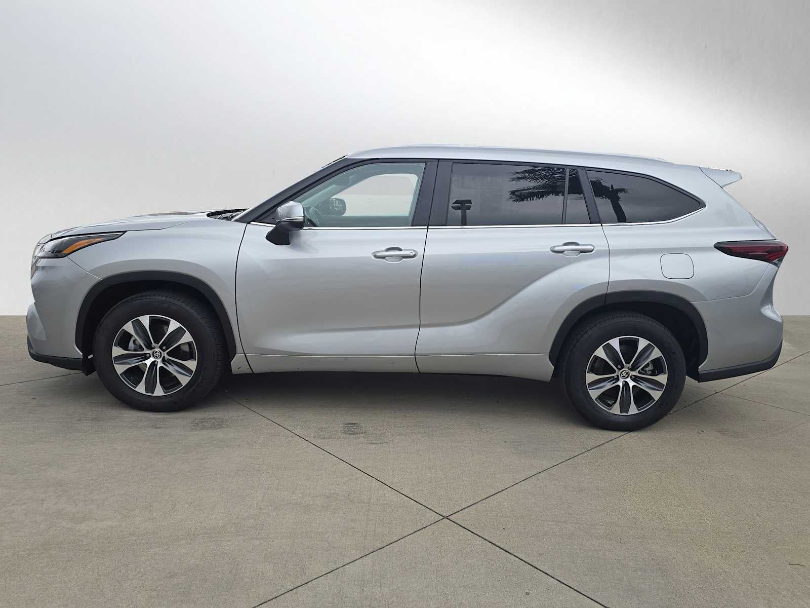 2025 Toyota Highlander XLE