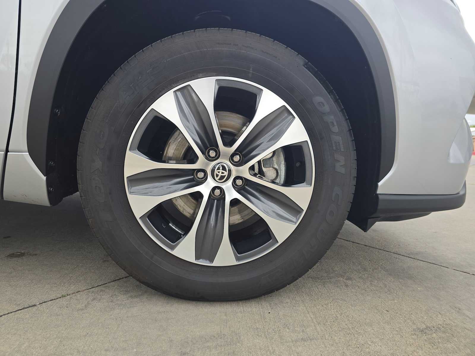 2025 Toyota Highlander XLE